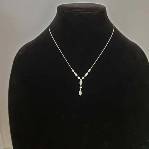 Monet Silver Toned Chain Necklace Rhinestone Dangle Charm 18 Inch - Picture 4 of 8